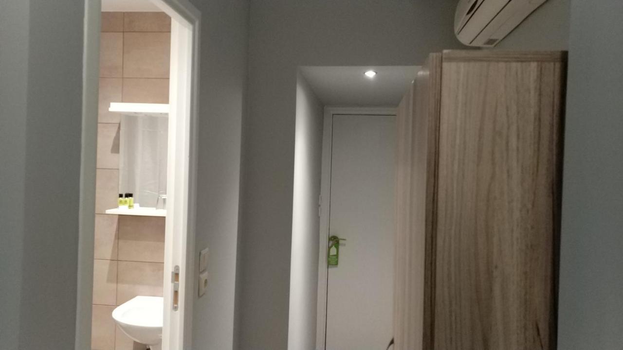 แอมโบรเซีย สวีท Hotel เอเธนส์ ภายนอก รูปภาพ